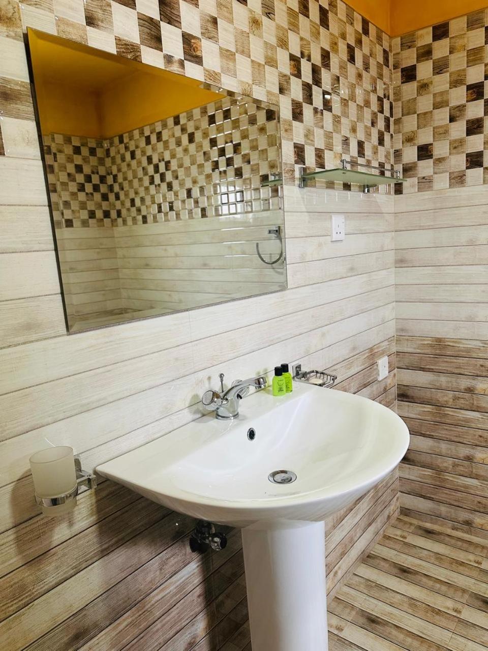 נגומבו Funwhales Rest House מראה חיצוני תמונה